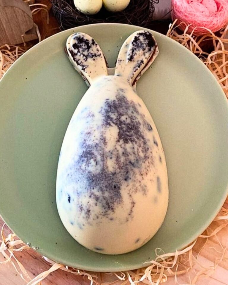 Cabeça de coelho com chocolate branco nobre